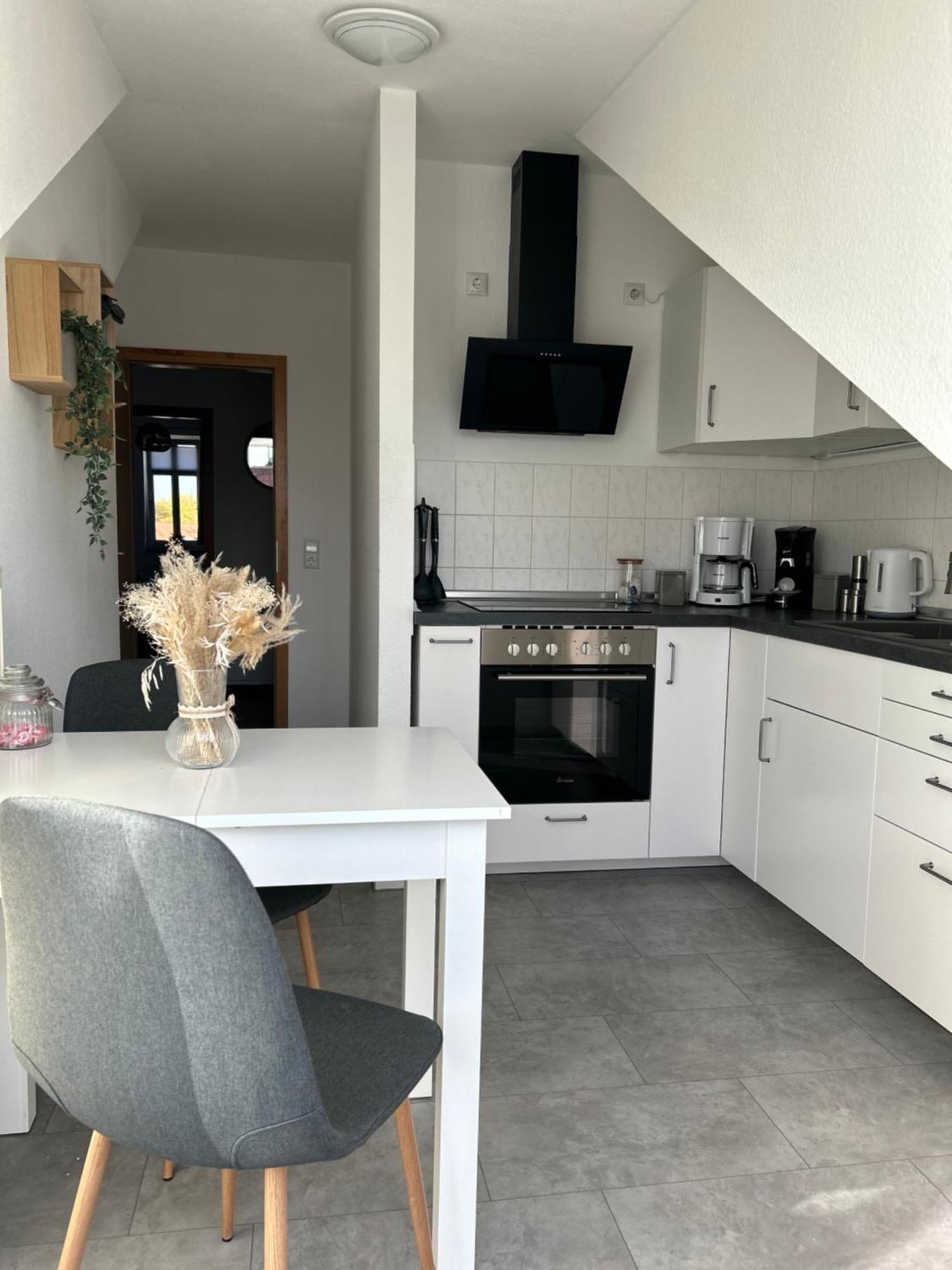Gemuetliches Altstadtapartment Mit Balkon Und Smart Tv 埃尔福特 外观 照片